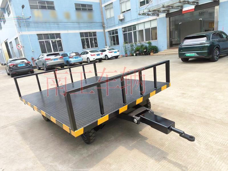 3吨Bsports·必一体育(中国)官方网站_Bsports必一体育官方网站 前后护栏固定平板车