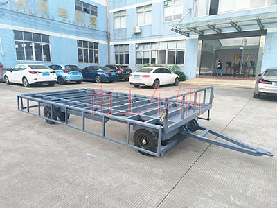 4吨骨架式Bsports·必一体育(中国)官方网站_Bsports必一体育官方网站 带下翻护栏工具拖车I.jpg